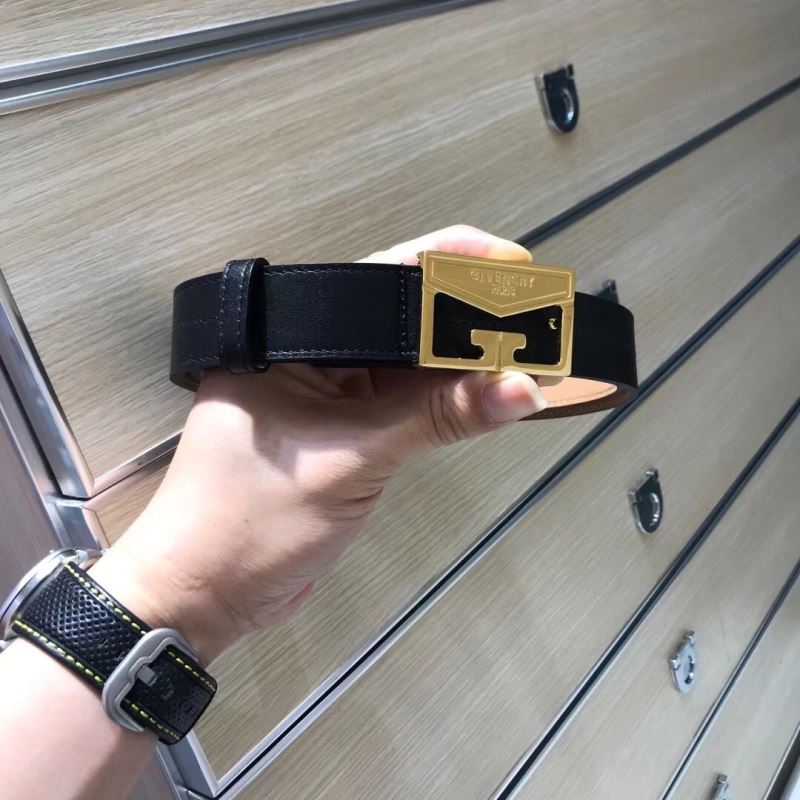 G*u*i belts
